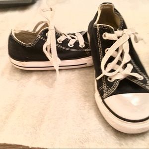 Converse All Stars low tops size 9 toddler black